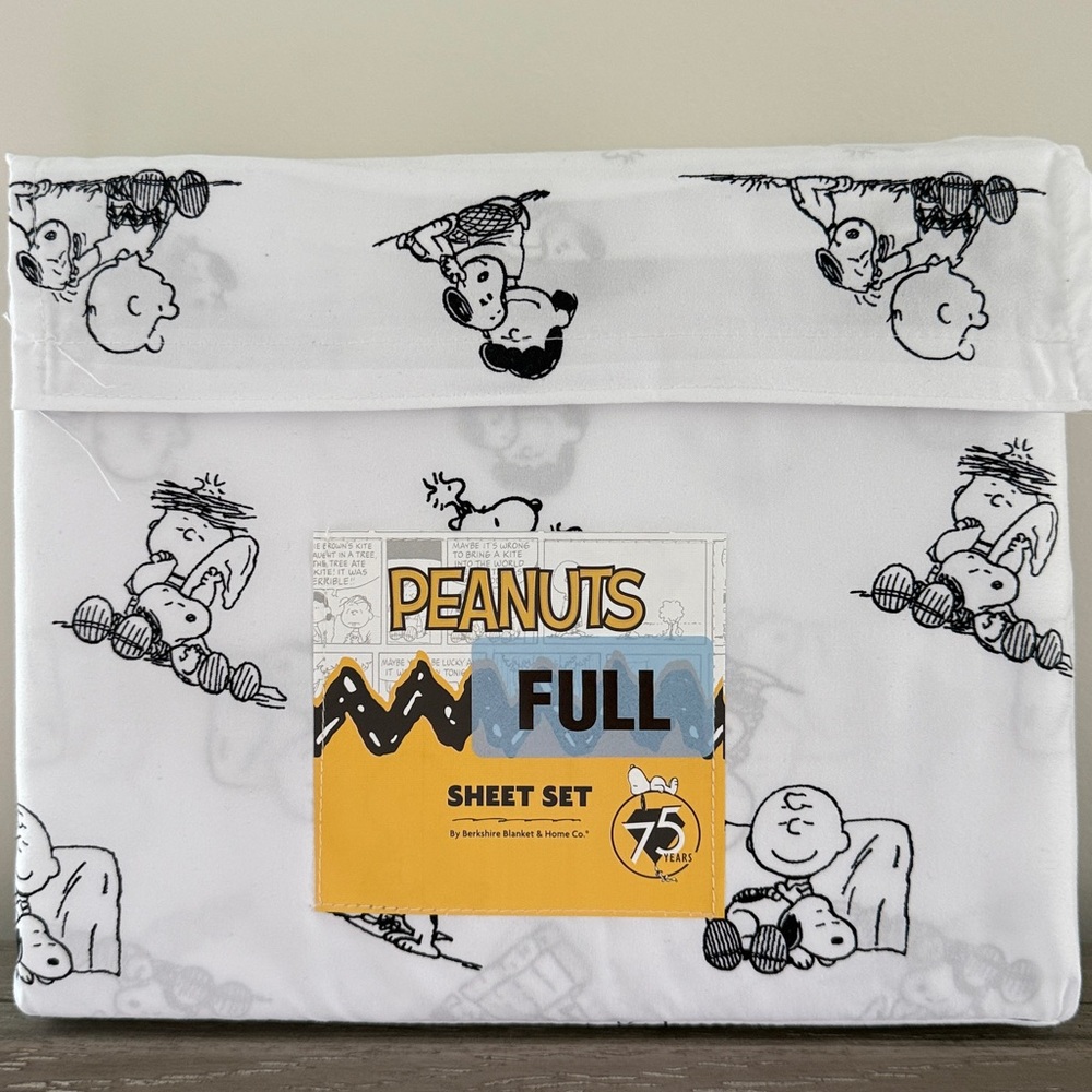 NEW Snoopy Charlie Brown Friends Peanuts Sneepy Naptime Full Size Sheet Set